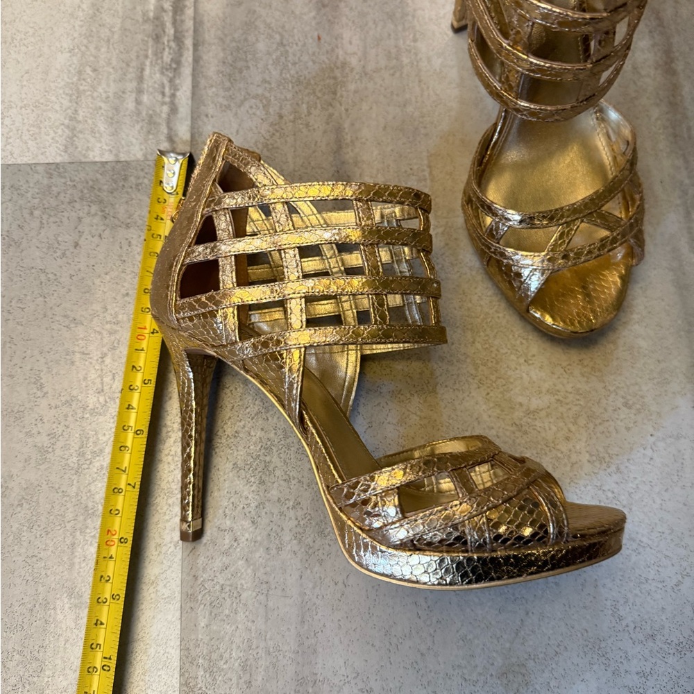 Michael Kors Gold Heels with Strappy Design Original high-heeled shoe - Picture 7 of 10